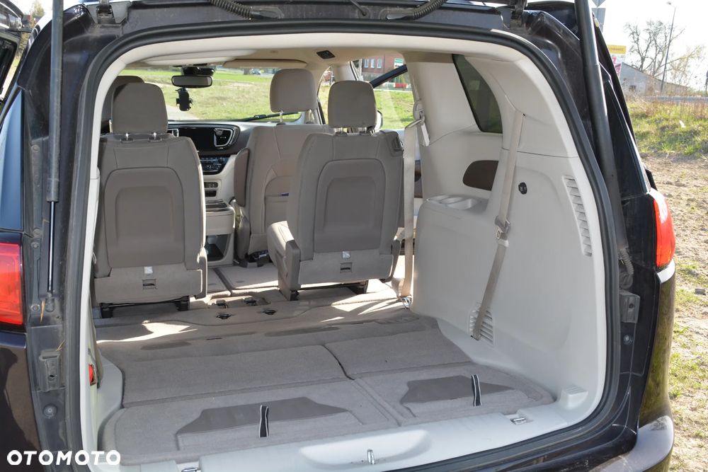 Chrysler Pacifica - 37