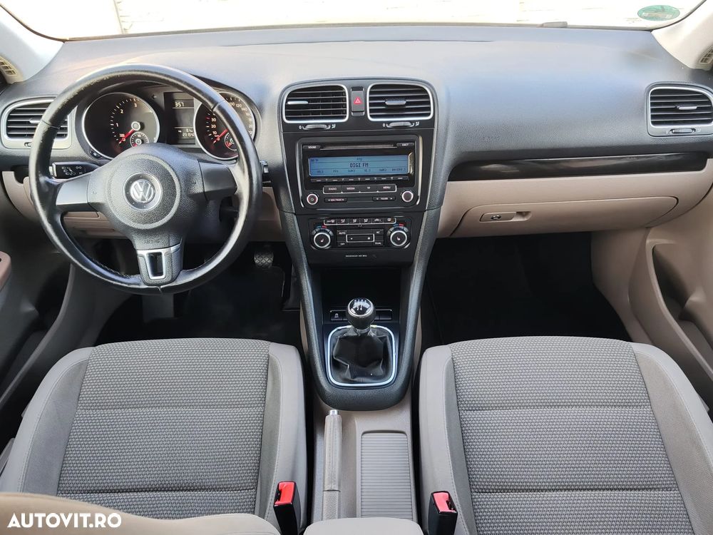Volkswagen Golf - 10