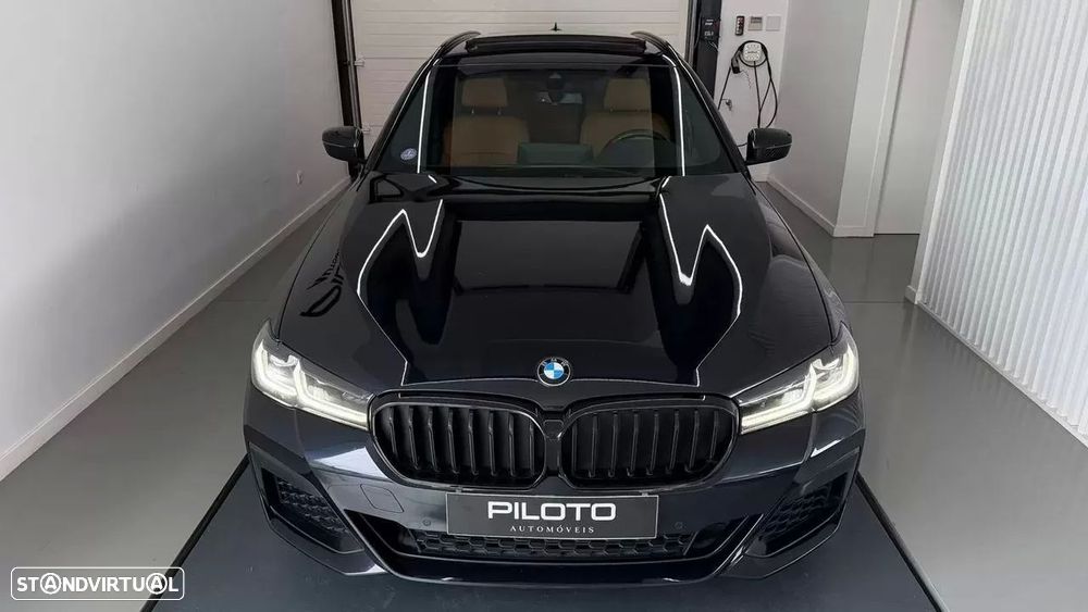 BMW 530 e Pack Desportivo M - 4