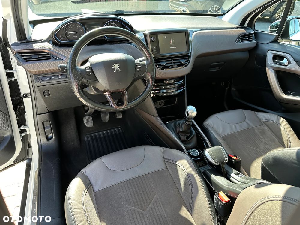 Peugeot 2008 - 8