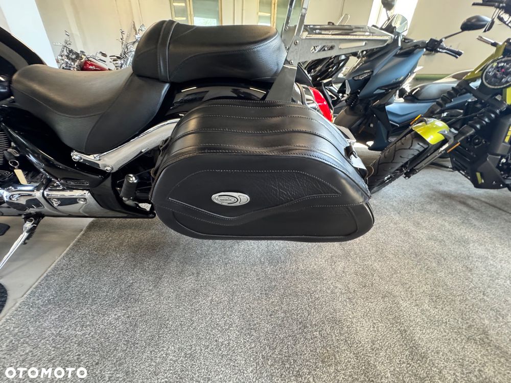 Suzuki Intruder - 15