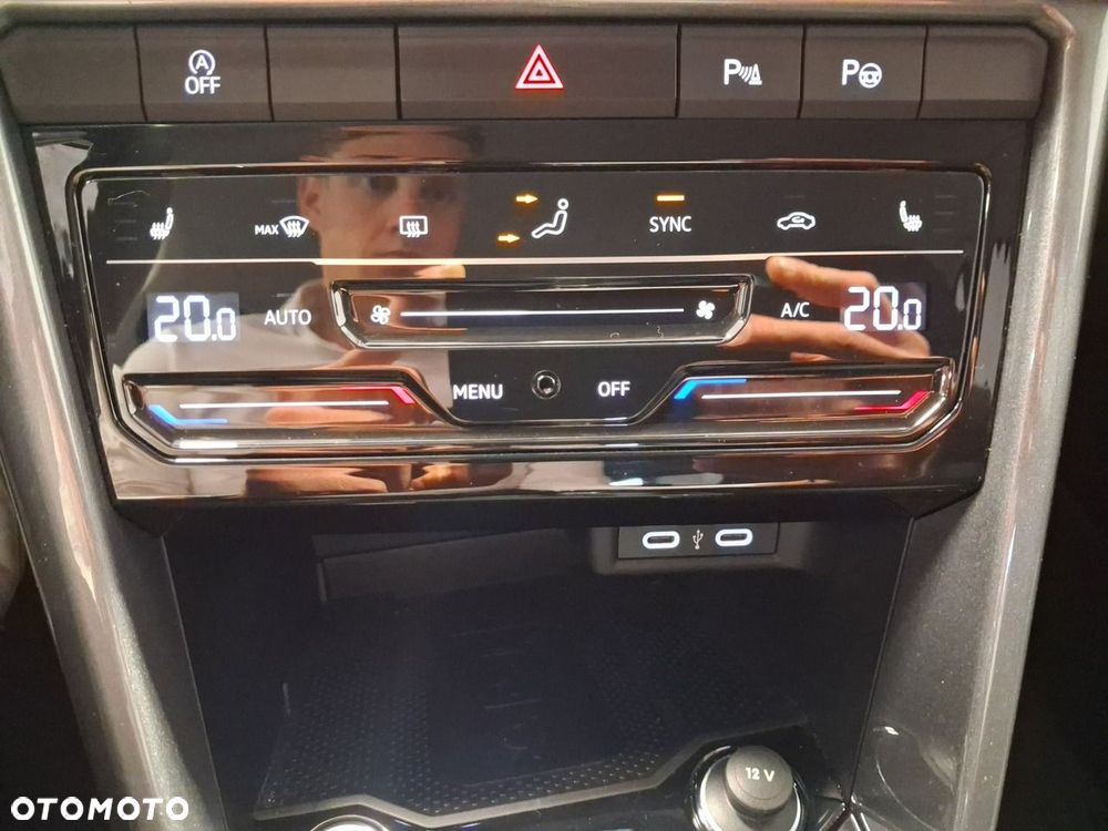 Volkswagen T-Roc - 31