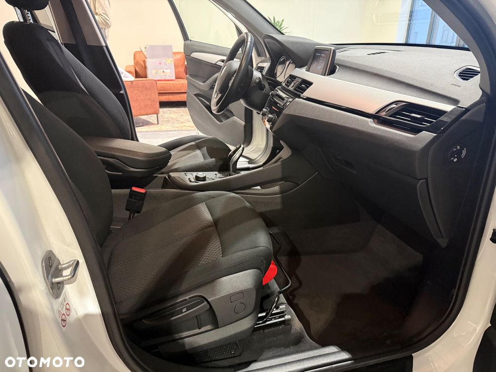BMW X1 sDrive18i Advantage - 18