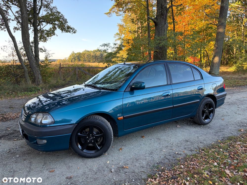 Toyota Avensis 1998 photo 2