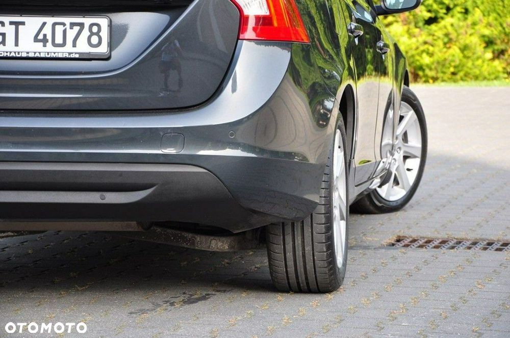 Volvo V60 D3 Momentum - 19