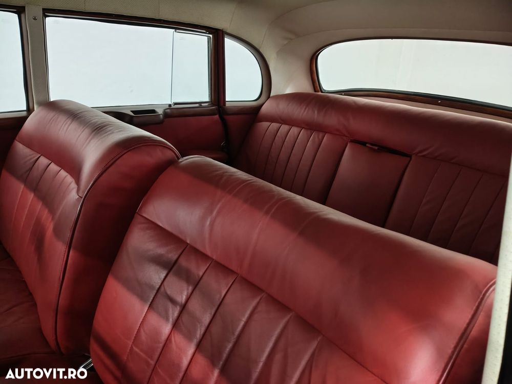 Mercedes-Benz C - 10