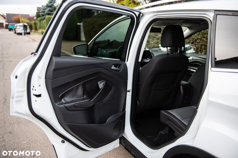 Ford Kuga 2.0 TDCi 2x4 Titanium - 21