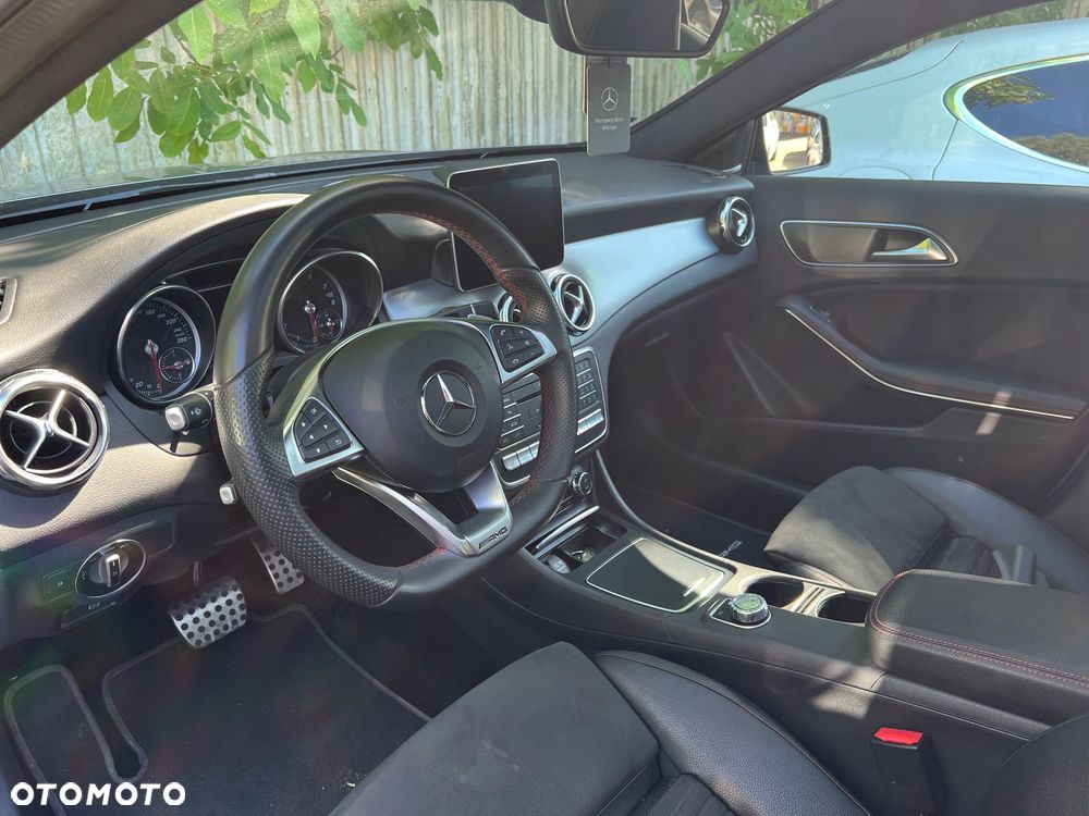 Mercedes-Benz GLA 220 4-Matic AMG Line - 4
