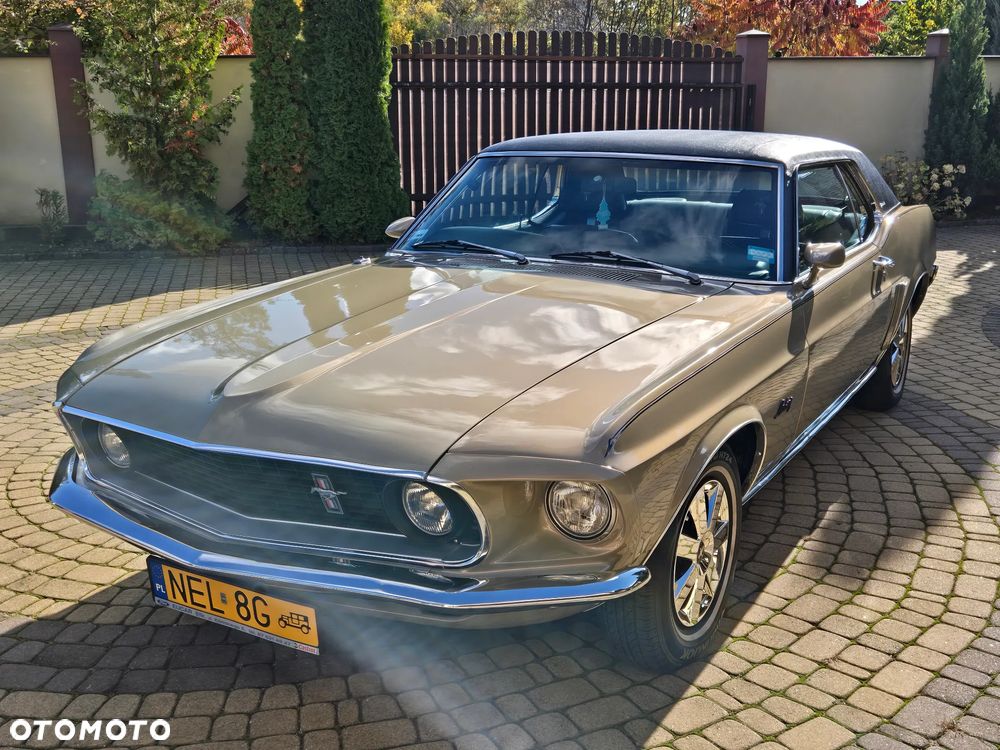 Ford Mustang - 1