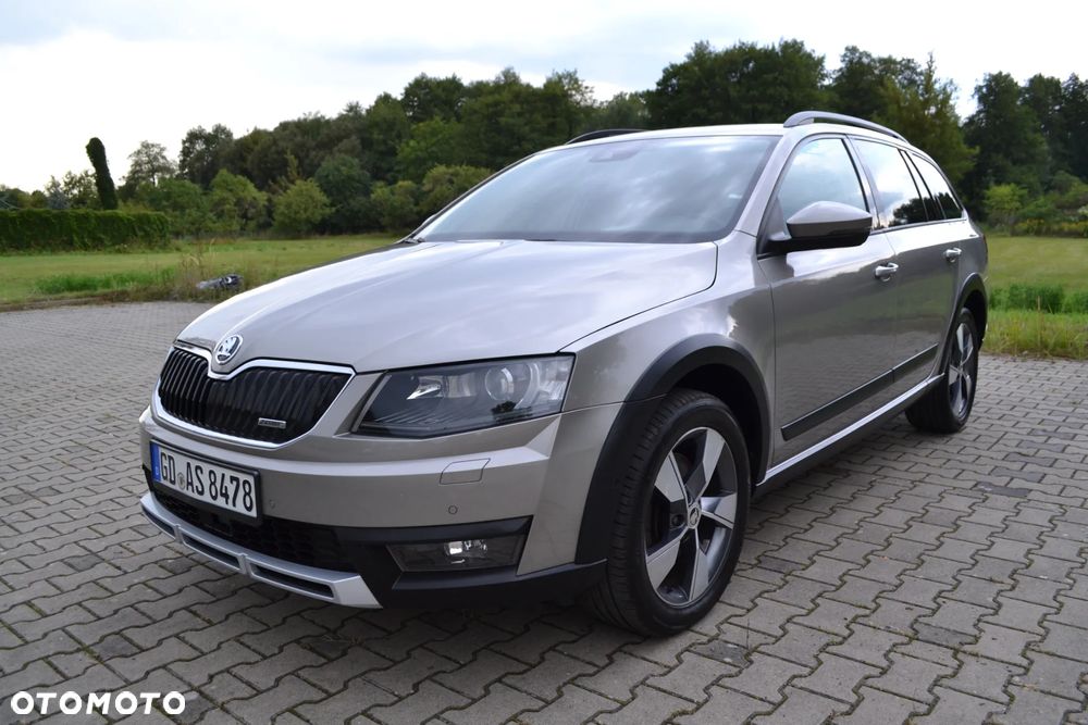 Skoda Octavia Combi 2.0 TDI 4x4 DSG Scout - 1