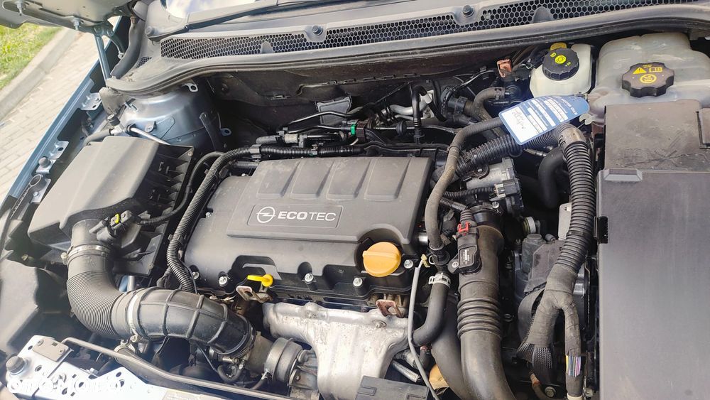 Opel Astra 1.4 Turbo Cosmo - 35