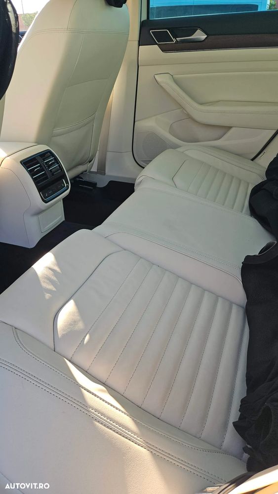Volkswagen Passat 2.0 TDI SCR 4Mot DSG Highline - 40