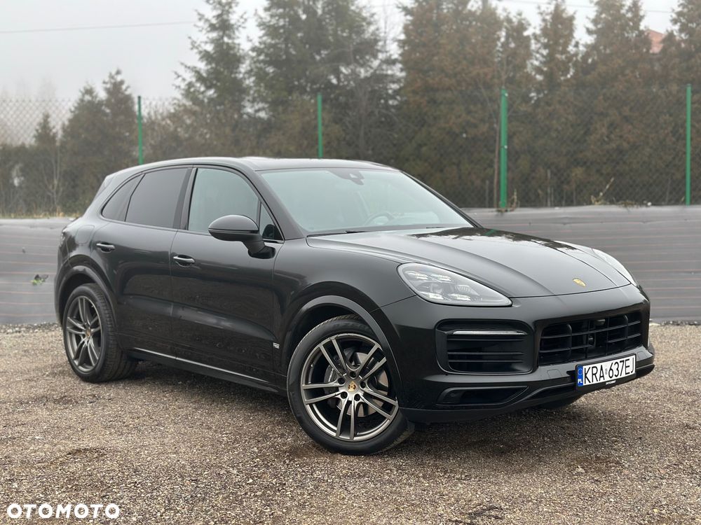 Porsche Cayenne - 1