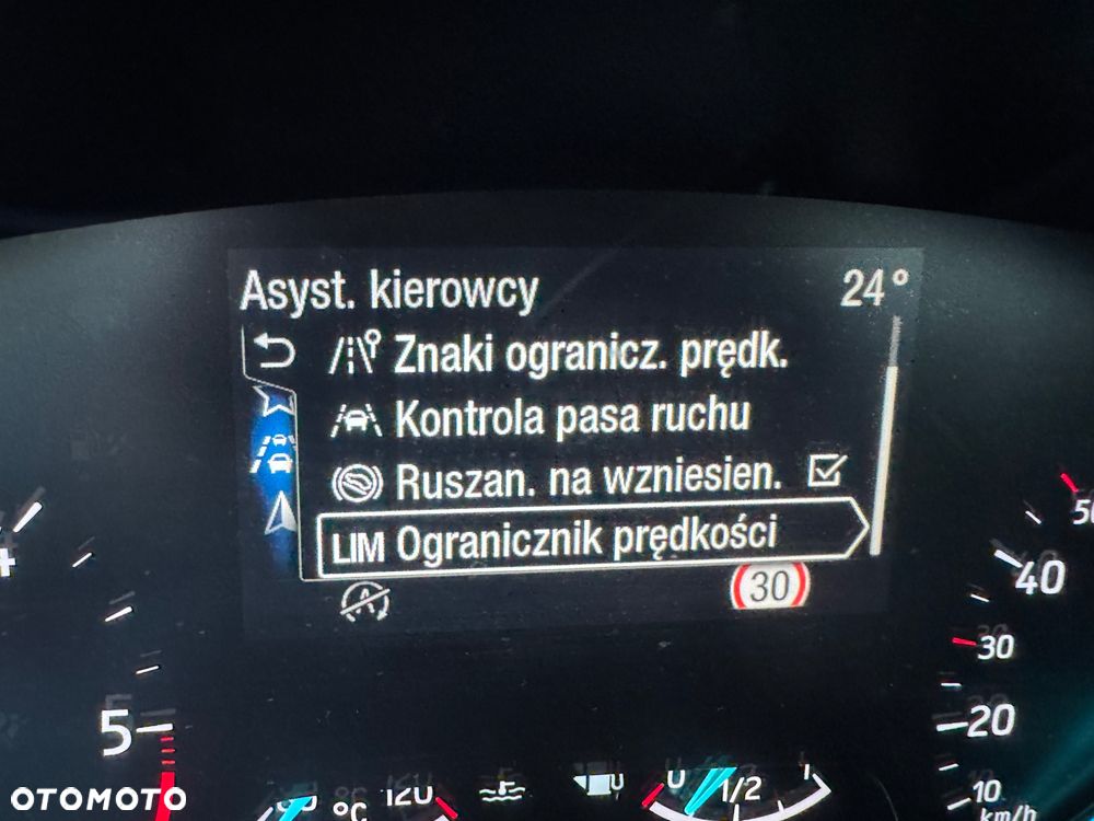 Ford Focus 2.0 EcoBlue Titanium Business - 24