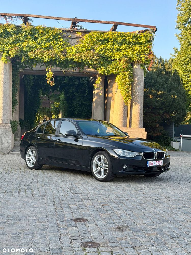 BMW Seria 3 328i - 1