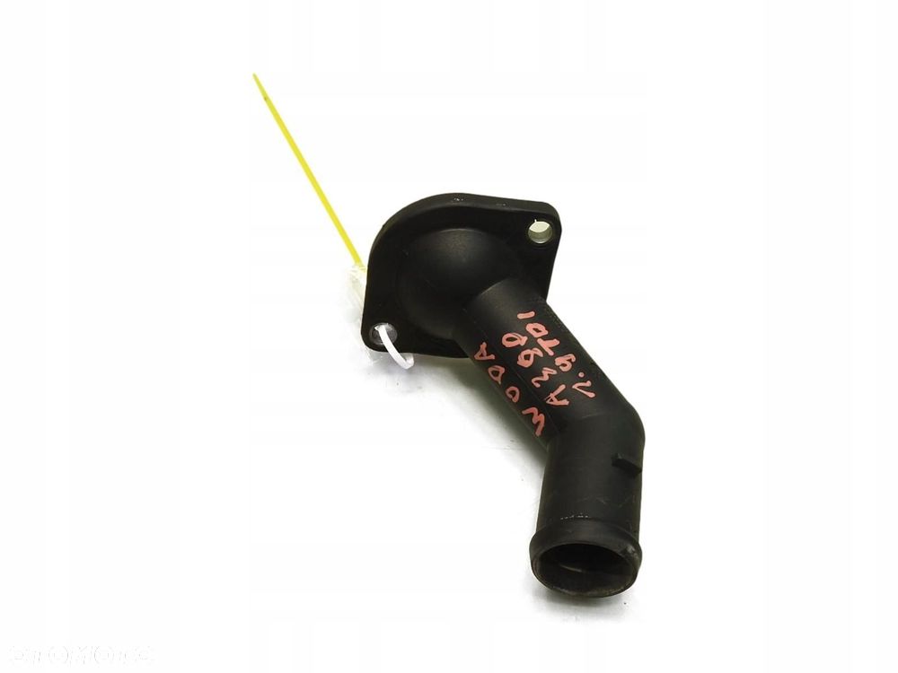 OBUDOWA TERMOSTATU AUDI A3 8P 1.9 TDI 06A121121C 038121121D - 1