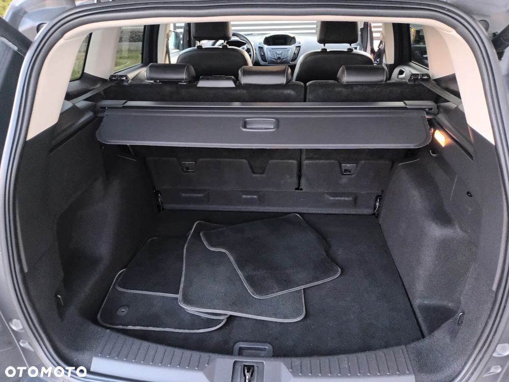 Ford Kuga 1.6 EcoBoost 2x4 Titanium - 33