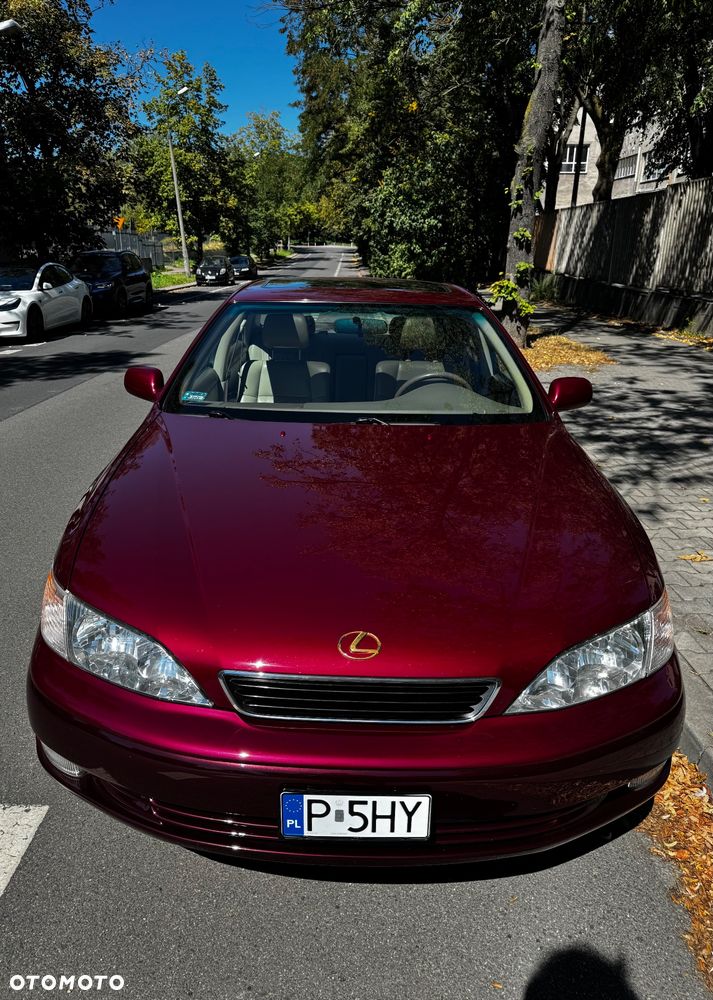 Lexus ES