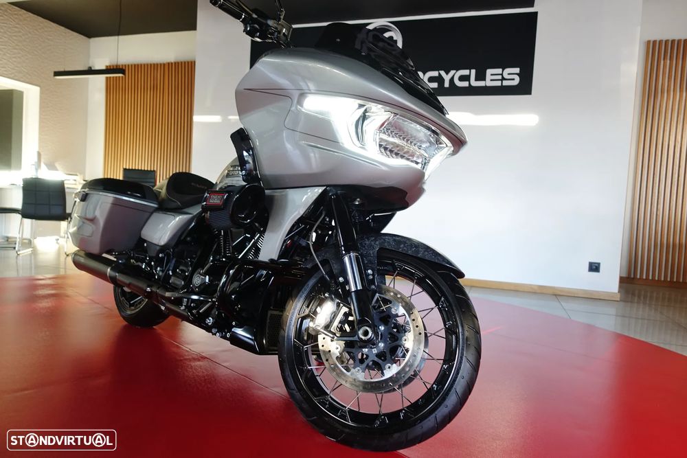 Harley-Davidson Road Glide CVO - 27