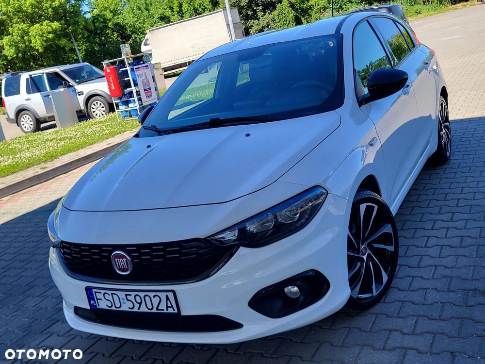 Fiat Tipo 1.4 T-Jet S-Design - 1