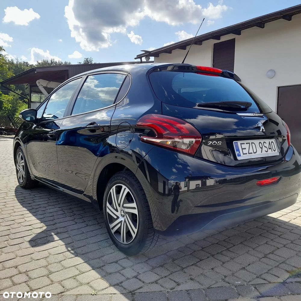 Peugeot 208 - 5