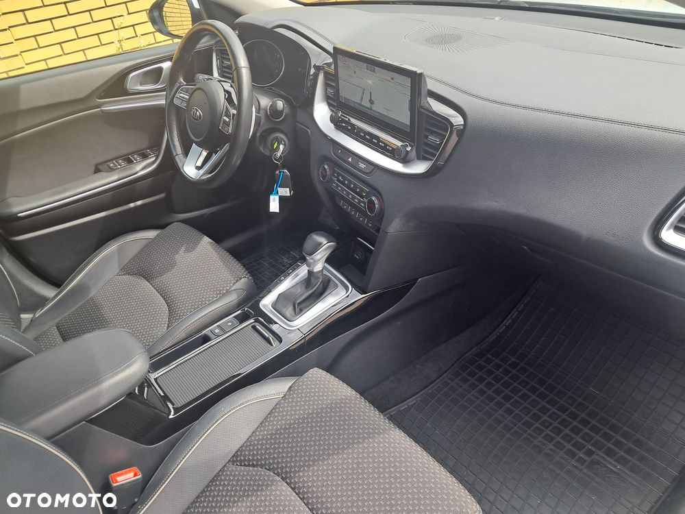 Kia Ceed 1.4 T-GDI L Business Line DCT - 11
