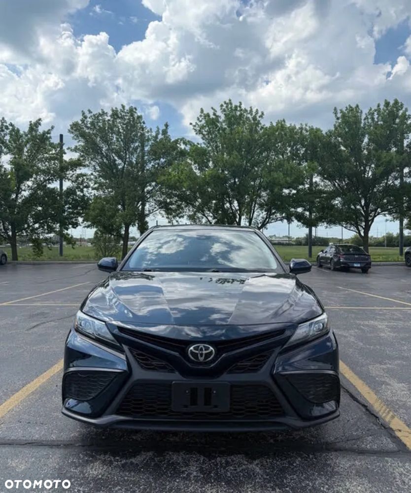 Toyota Camry - 5