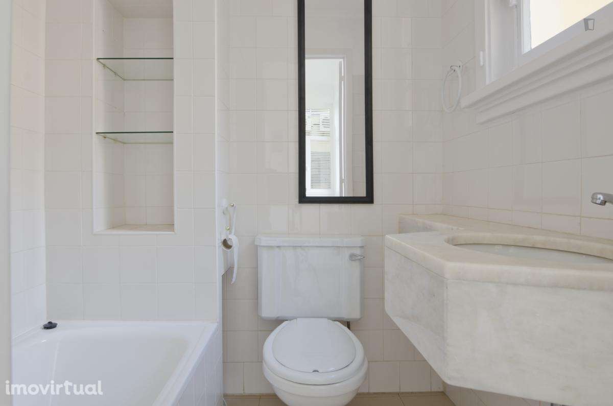 Quarto - localizado em Saldanha Lisbon - Grande imagem: 2/23