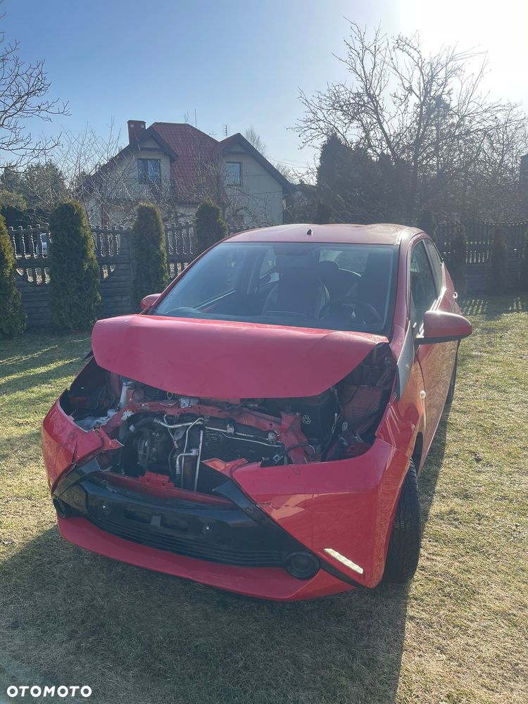 Toyota Aygo x-play - 2