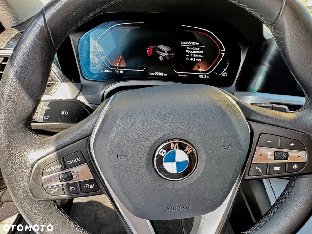 BMW Seria 3 320d Touring xDrive - 10