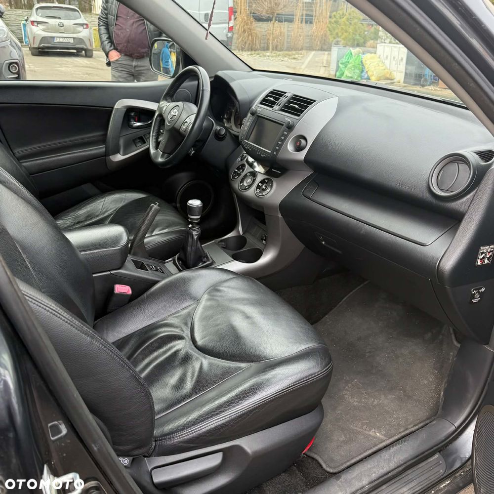 Toyota RAV4 - 31