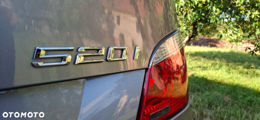 BMW Seria 5 520i - 5