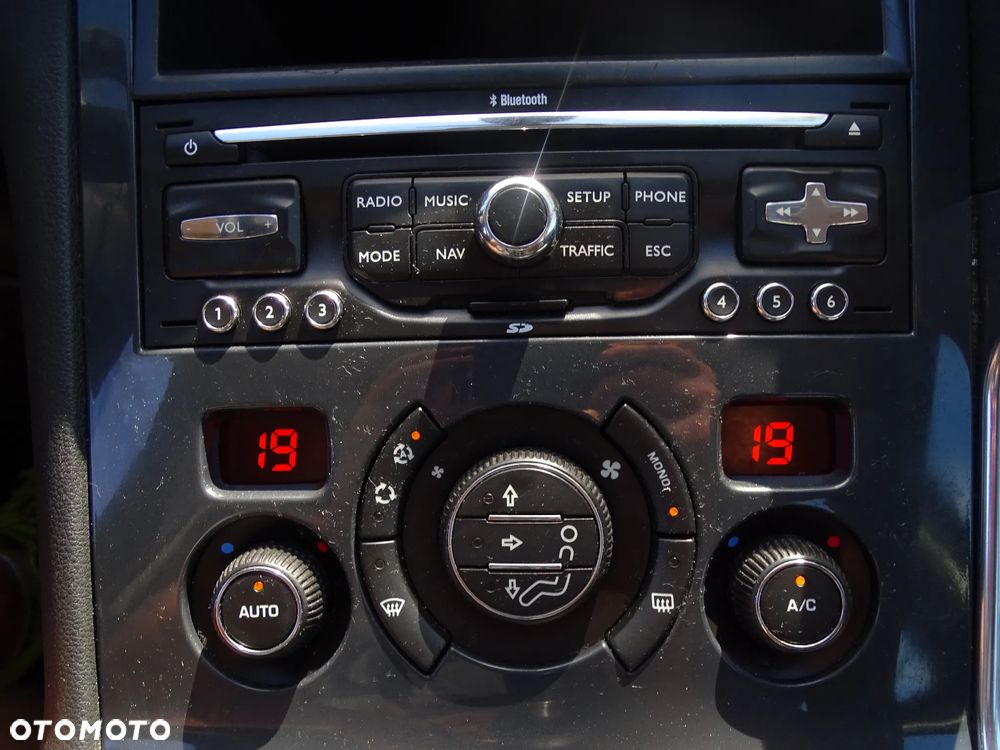 Peugeot 3008 1.6 HDi Premium - 6