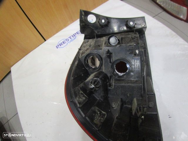 Farol Tras 924021W2 924021W2R KIA RIO 3 FASE 1 2013 1.4CRDI 90CV 3P CASTANHO ESCURO DRT ORIGINAL - 3