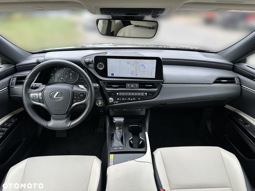 Lexus ES 300h Business Edition - 18