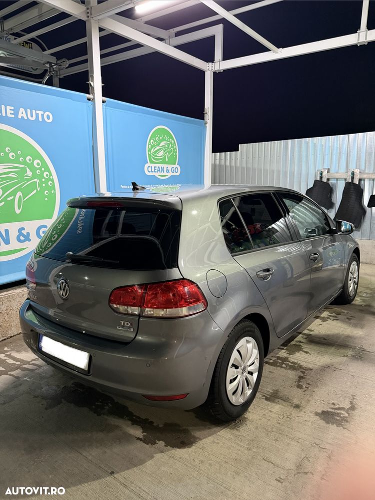 Volkswagen Golf 1.6 TDI DPF DSG Trendline - 4