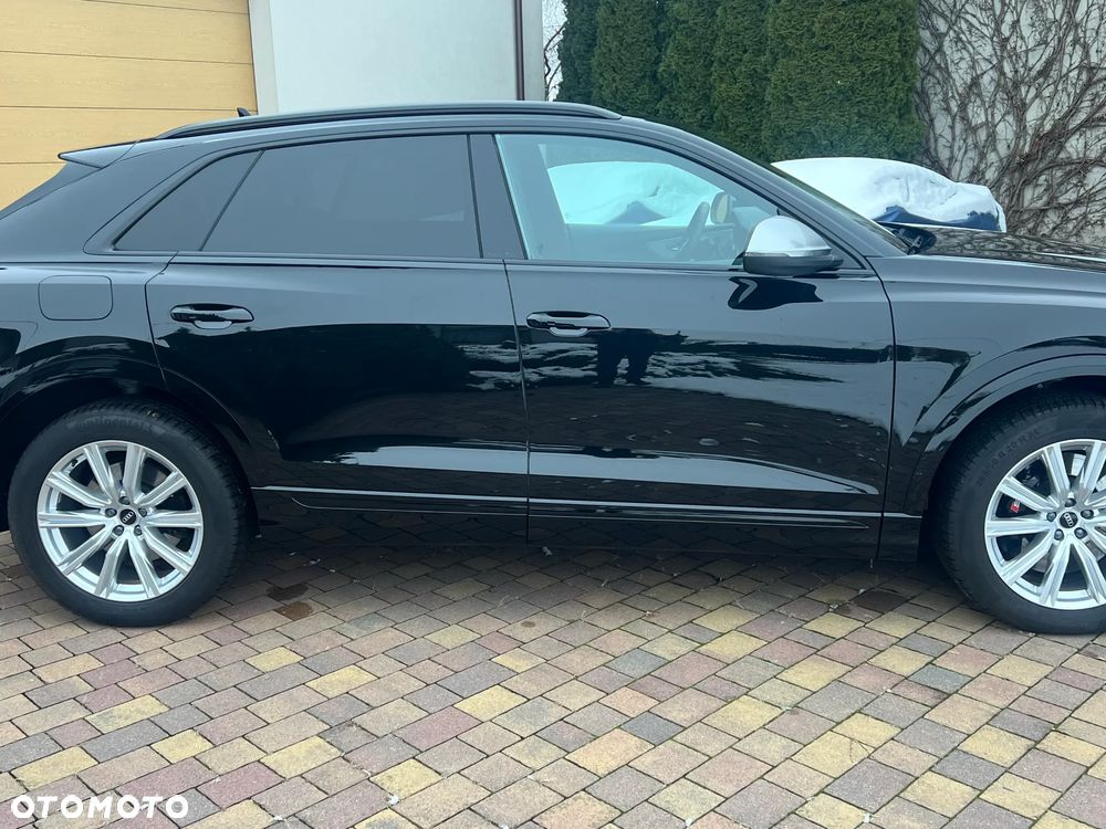 Audi SQ8 - 8