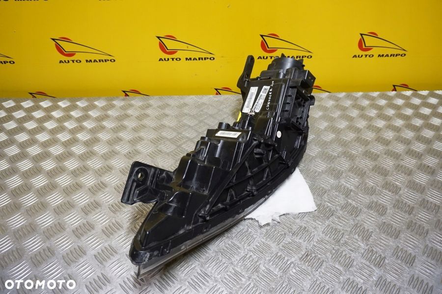 CHRYSLER 200 2015 - REFLEKTOR LAMPA PRAWA PRZÓD USA - 10