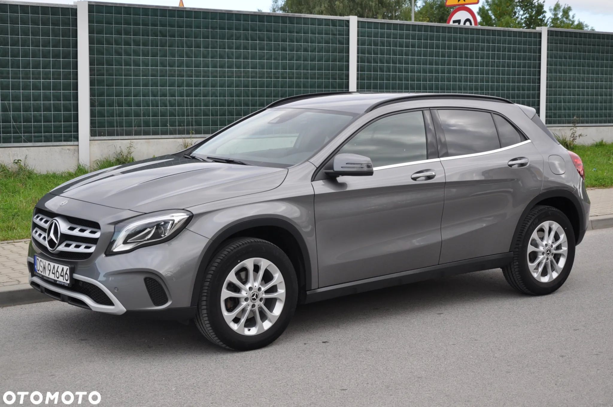 Mercedes-Benz GLA 180 7G-DCT - 1