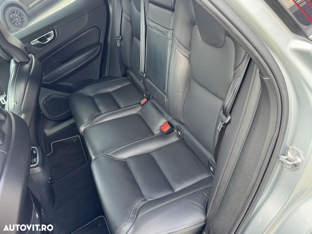 Volvo XC 60 D5 AWD R-Design - 13