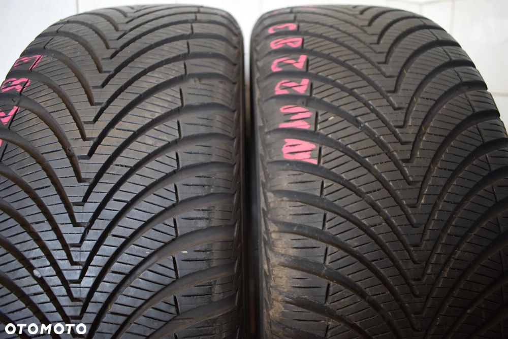 R17 215/45 Kumho Solus 4S HA32 2022r Cena za parę - 1