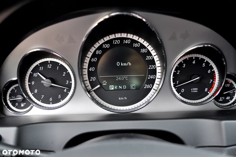 Mercedes-Benz Klasa E 350 CGI BlueEFFICIENCY 7G-TRONIC Avantgarde - 28