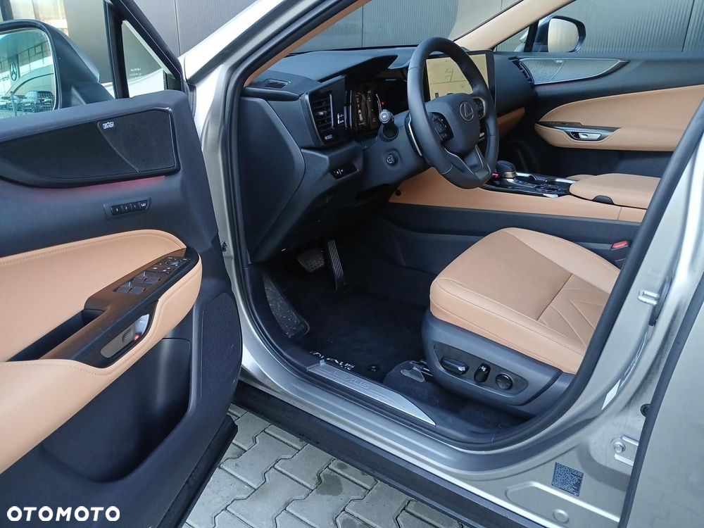 Lexus NX 350h Omotenashi AWD - 9