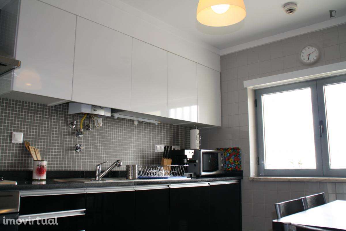 Quarto - localizado em Caparica Lisbon - Grande imagem: 5/21