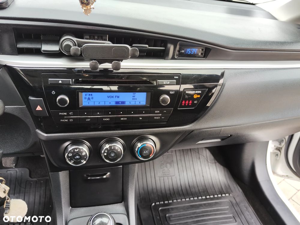 Toyota Corolla 1.6 Comfort - 26