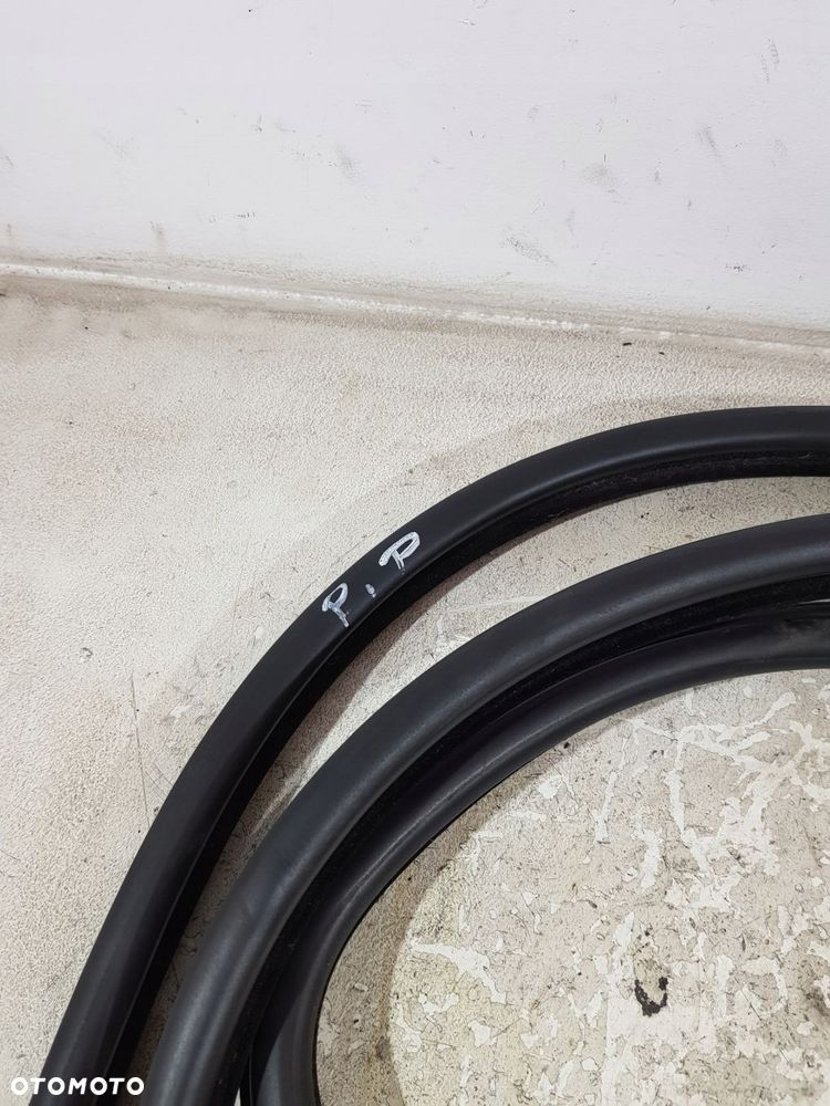 uszczelka karoseryjna drzwi prawy przód bmw e60 e61 lci eur - 3