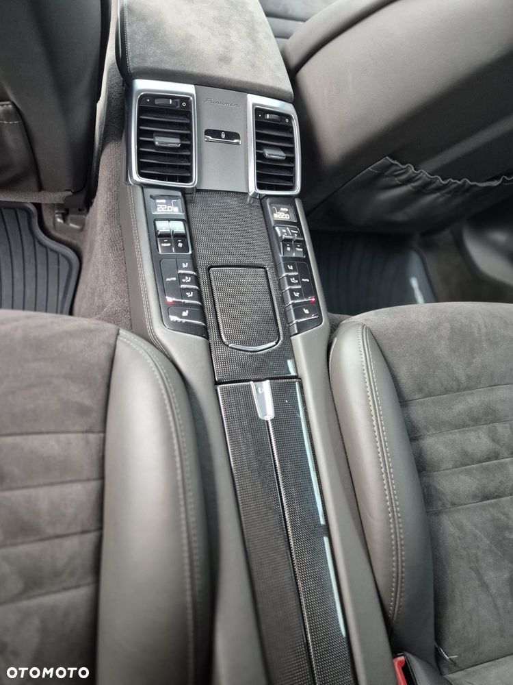Porsche Panamera GTS PDK - 15