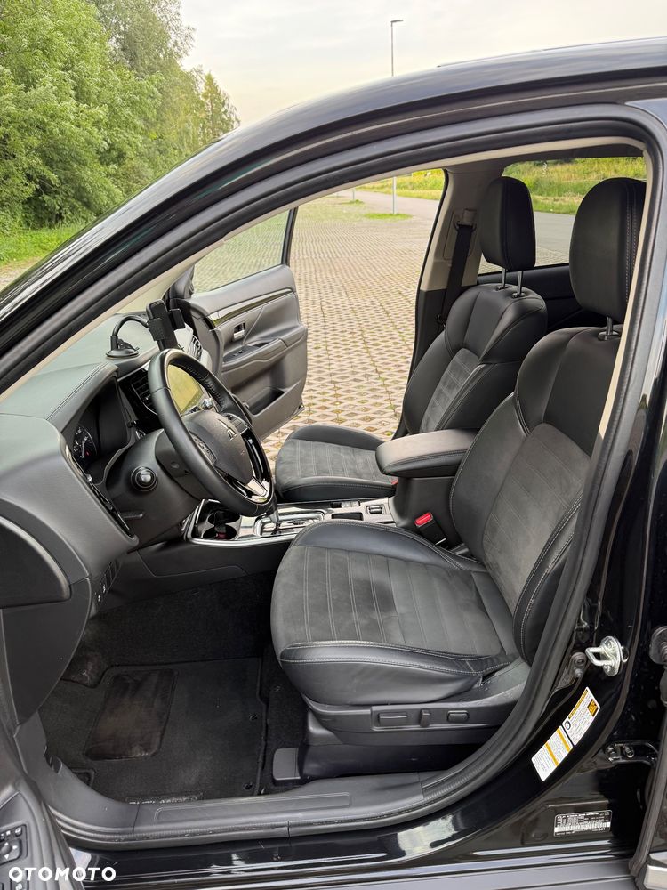 Mitsubishi Outlander - 15