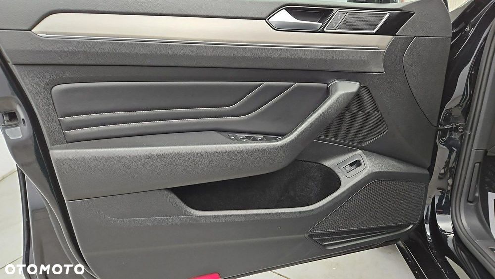 Volkswagen Passat Variant 1.5 TSI EVO Elegance DSG - 10