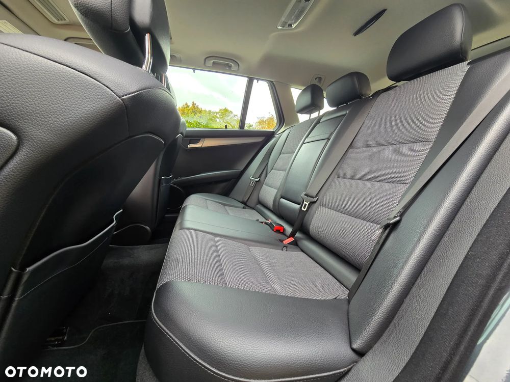 Mercedes-Benz Klasa C 180 T Kompressor Automatik BlueEFFICIENCY Avantgarde - 12